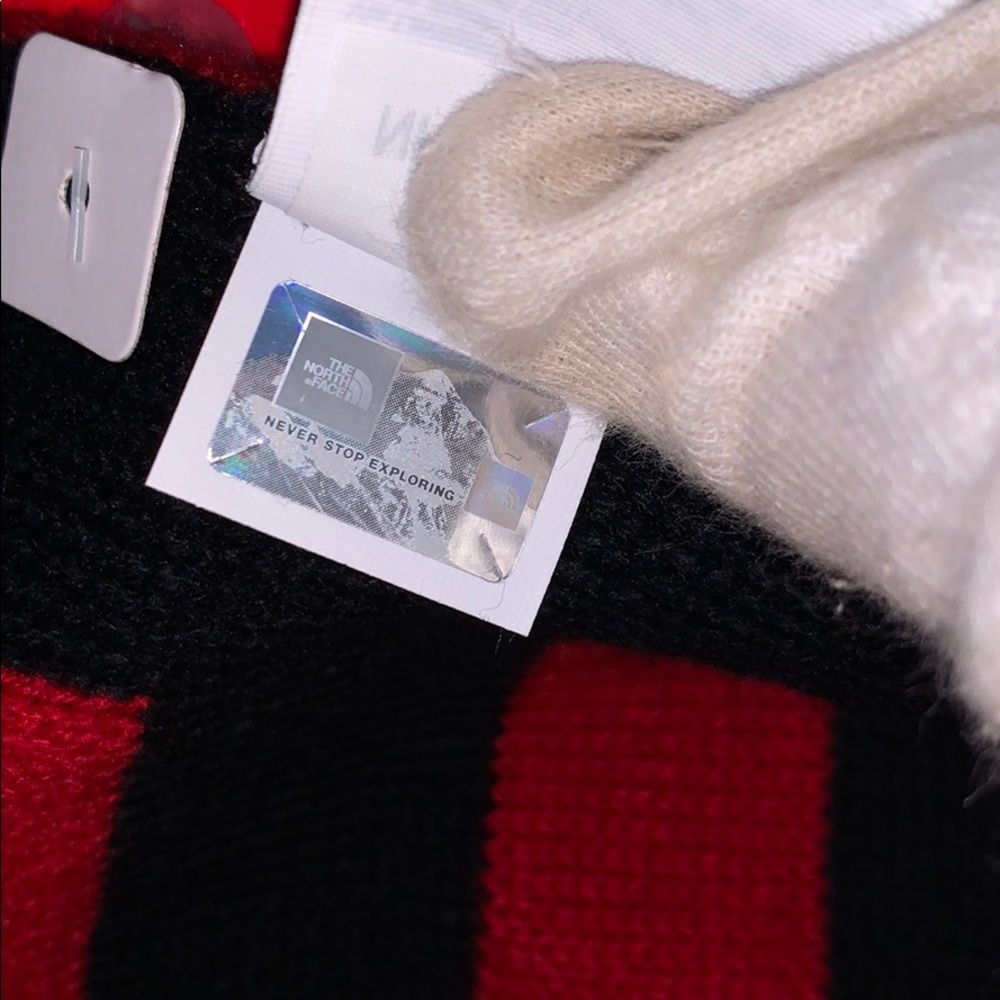 NWT The North Face Logo Scarf - Black/ Red - Picture 7 of 10